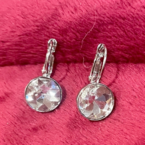Stunning Rhodium-Plated Austrian Crystal Earrings - Picture 2 of 5